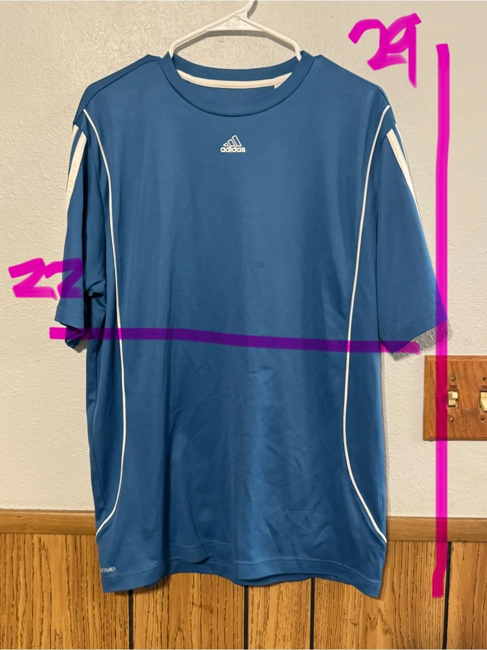 Adidas Men’s size LARGE Athletic Short-Sleeve Tee